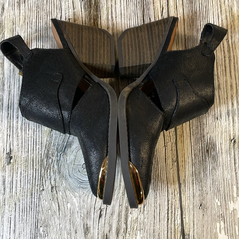 Nwt Qupid Heel Booties Size 5.5 - image 3